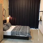 17-3Bedroom Palazio Apartment Mount Austin For 6Pax