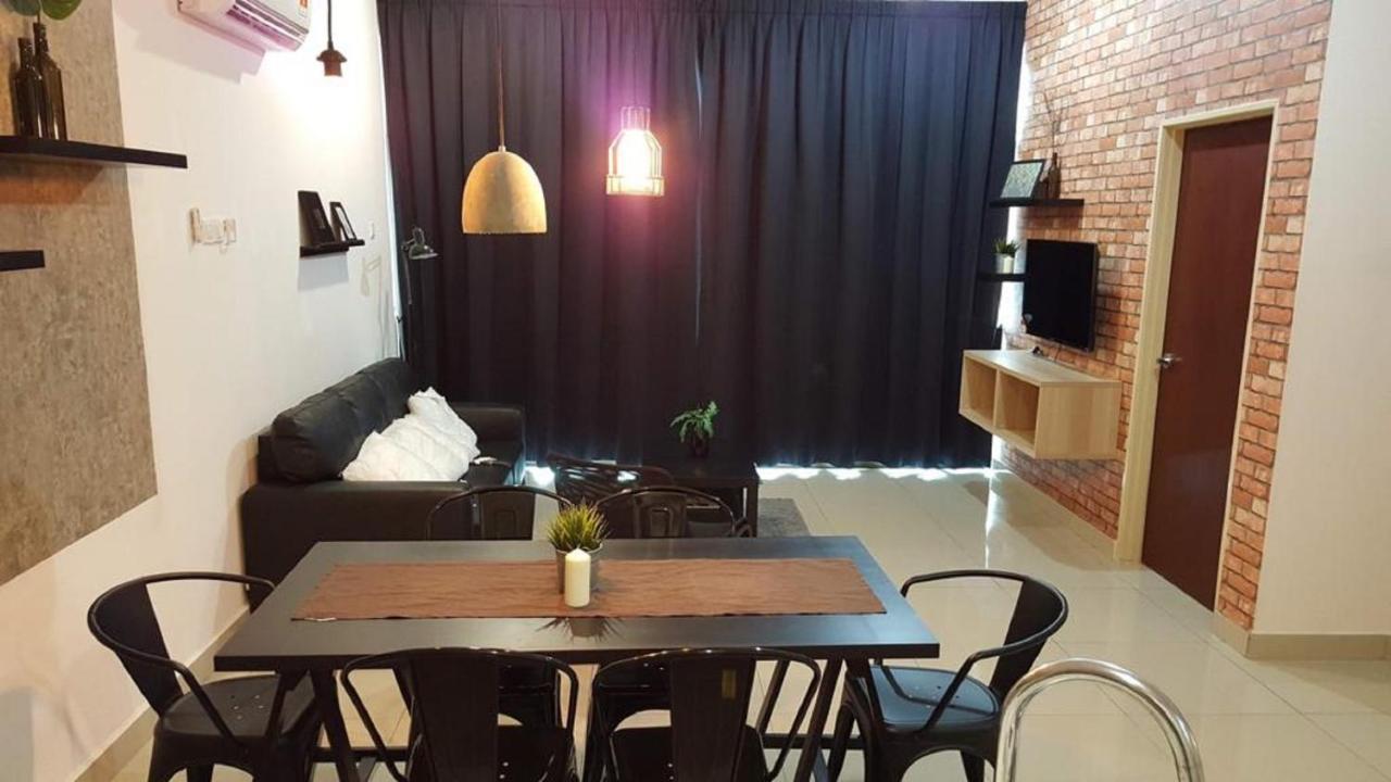 17-3bedroom Palazio Mount Austin For 6pax *